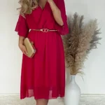 Sukienka fuksja szyfonowa z podszewką. Polska produkcja - sprzedawana bez paska! Skład: wiskoza, szyfon Długość całkowita 120 Rozmiary 2XL 3XL Rozmiar 2XL 44 Biust od 110 do 125 Pas od 80 do 118 Rozmiar 3XL 46 Biust od 115 do 130 Pas od 80 do 120 Cena 159 zł